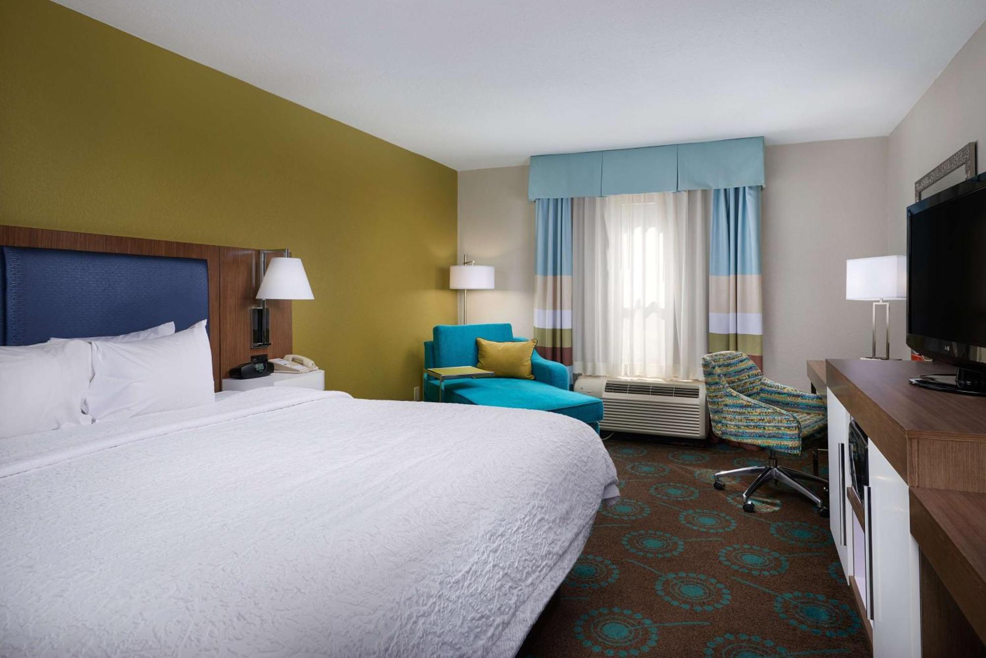 Hotel Hampton 3*
