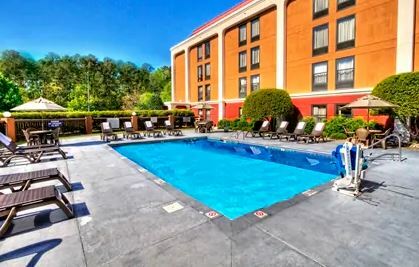 Hampton 3*