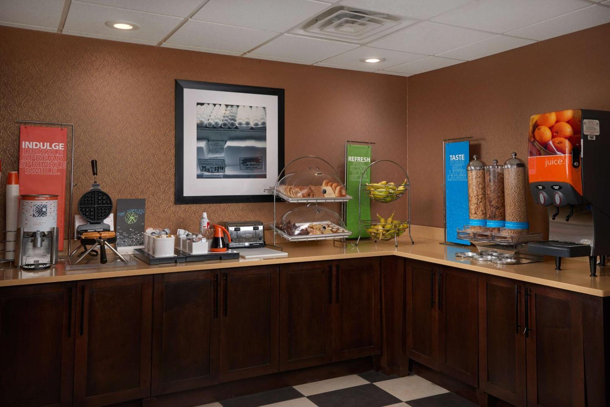 Hotel Hampton 3*